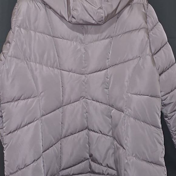 Calvin Klein Women's Puffer Jacket in Mauve - Picture 7 of 11